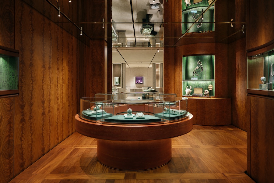 David Yurman Miami Design DIstrict Store jewelry neutral display cases