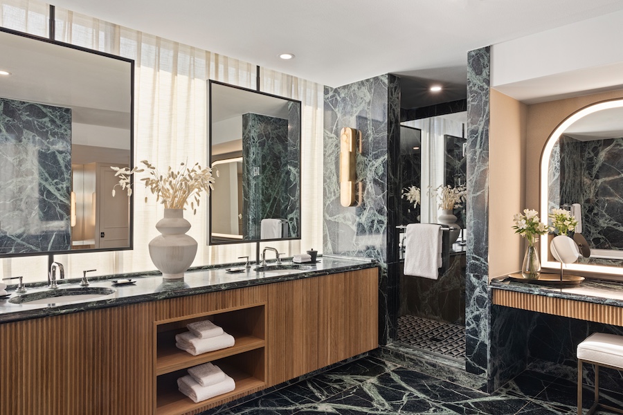 Omni Las Colinas Presidential Suite Bathroom green marble