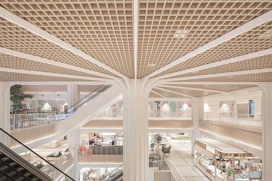 centralworld mall bangkok thailand atrium interior architecture